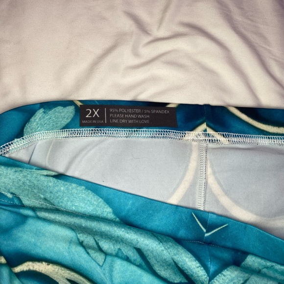 Blue and green abstract leggings - Picture 2 of 6